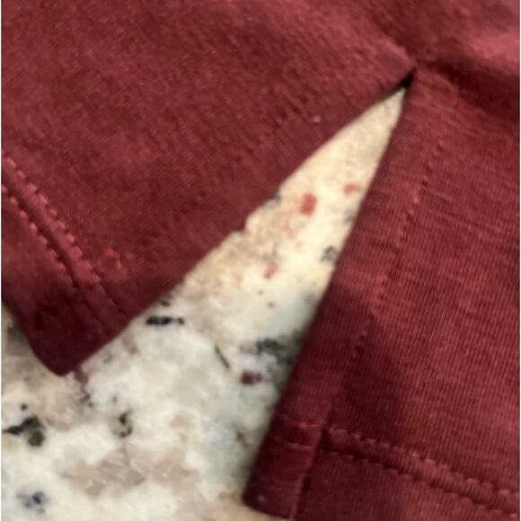 Catherines Black Label short sleeve knit maroon top round studs on front size 2X - Picture 9 of 10